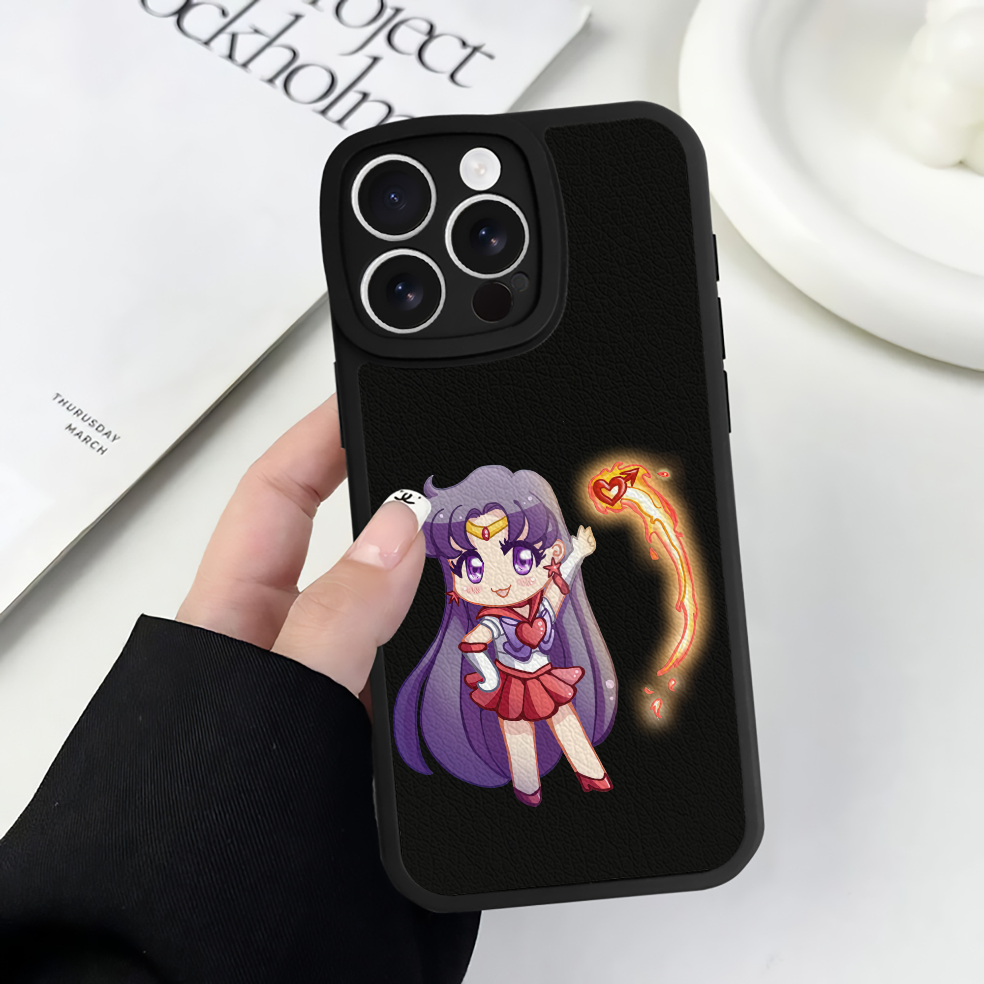 （画像用） 美少女戦士セーラームーン 火野レイ ひの レイ Sailor Moon Hino Rei （セーラーマーズ,Sailor Mars） 【iPhone 16シリーズ対応】シリコンスマホケース（レザー調） 材質：シリコン